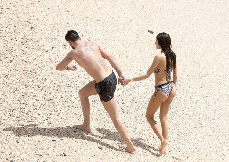 Nabilla Benattia Topless