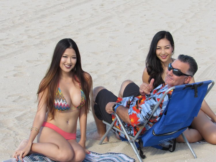 Tropical Cuties Deli and Sara and 2 Mens 46 Min 272MB