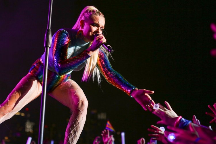 Laugh it off tove Lo Nadia Tolokonnikova about the cover