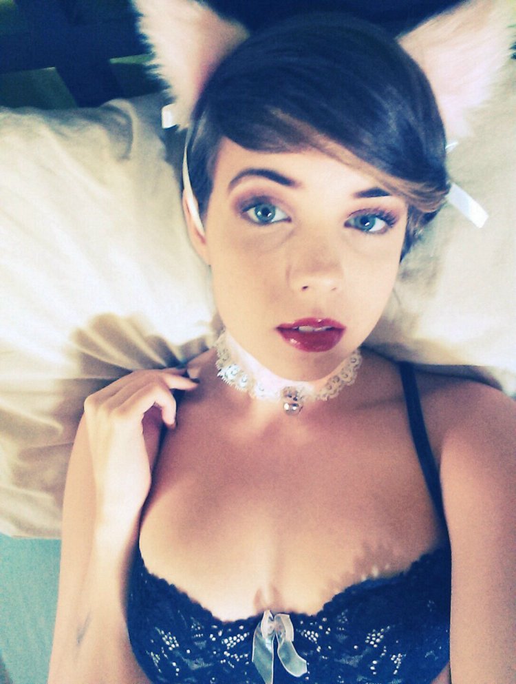 Beautiful ladder selfie