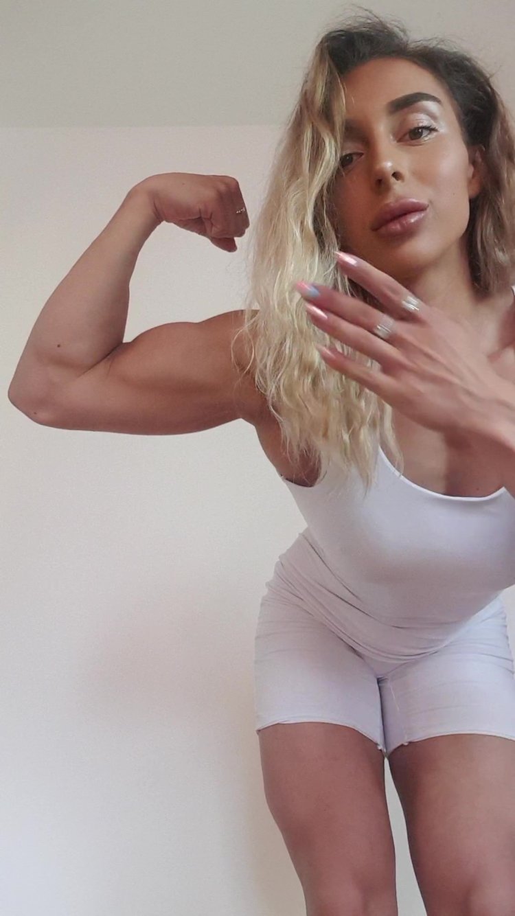 Instagram Kire Jeston