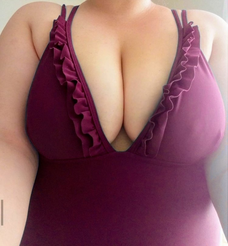 Granny Tits in Bra Big Nipples in the Brack