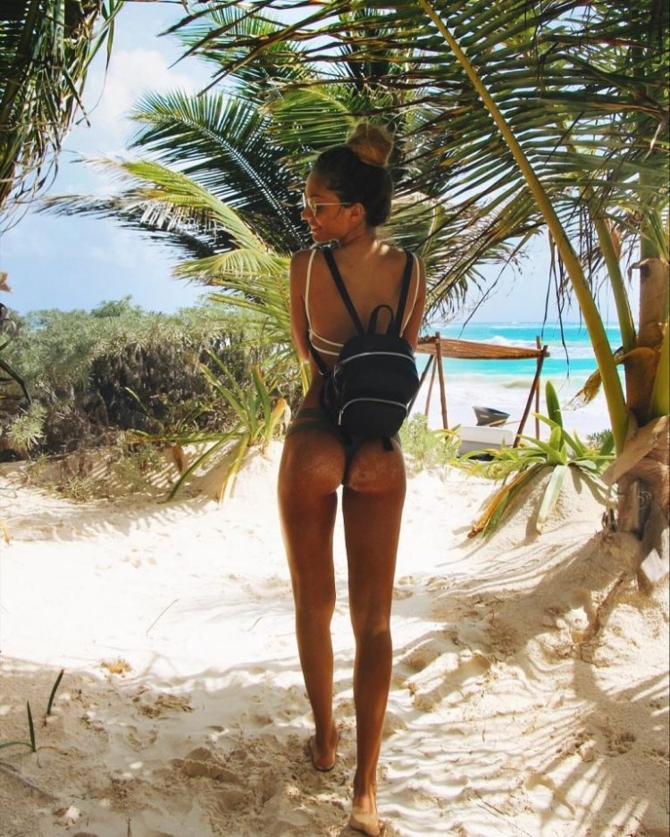 Mathildtanto Leaked shows pussy