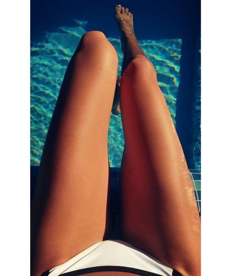 Alica Schmidt Toples