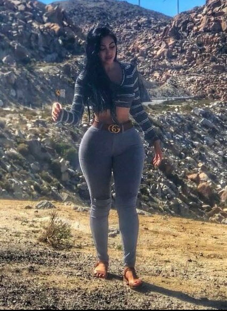 Jailyne ojeda ochoa jeans