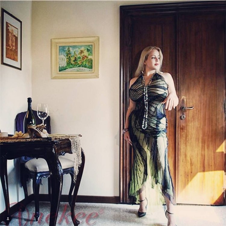 Aneca van der waelden breast