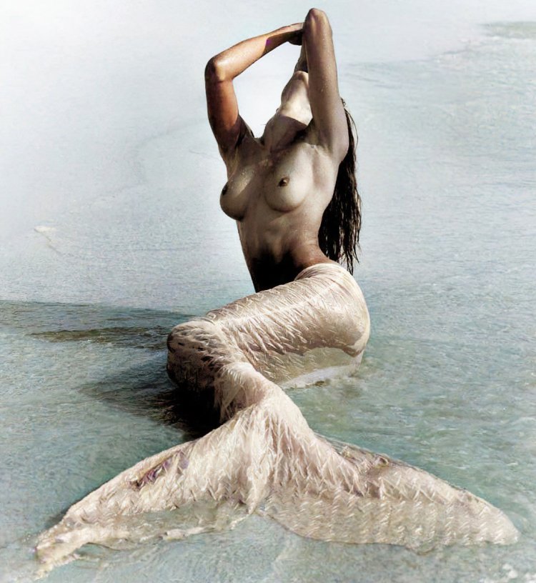 Stefani Seymour 2019 in the style of nude