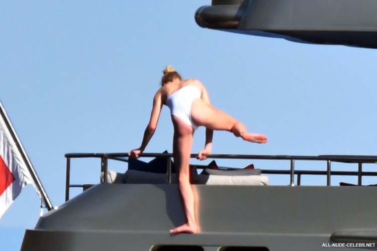 Sophie Turner Yacht