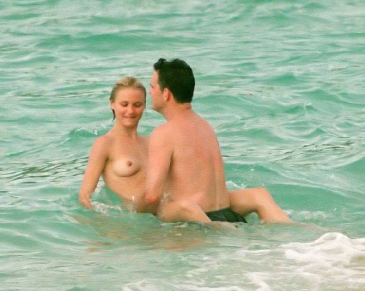 Cameron Diaz naked breasts