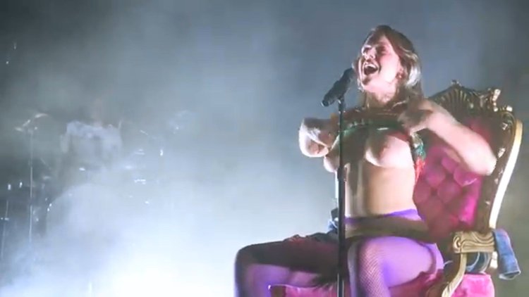Singer tove lo naked breasts