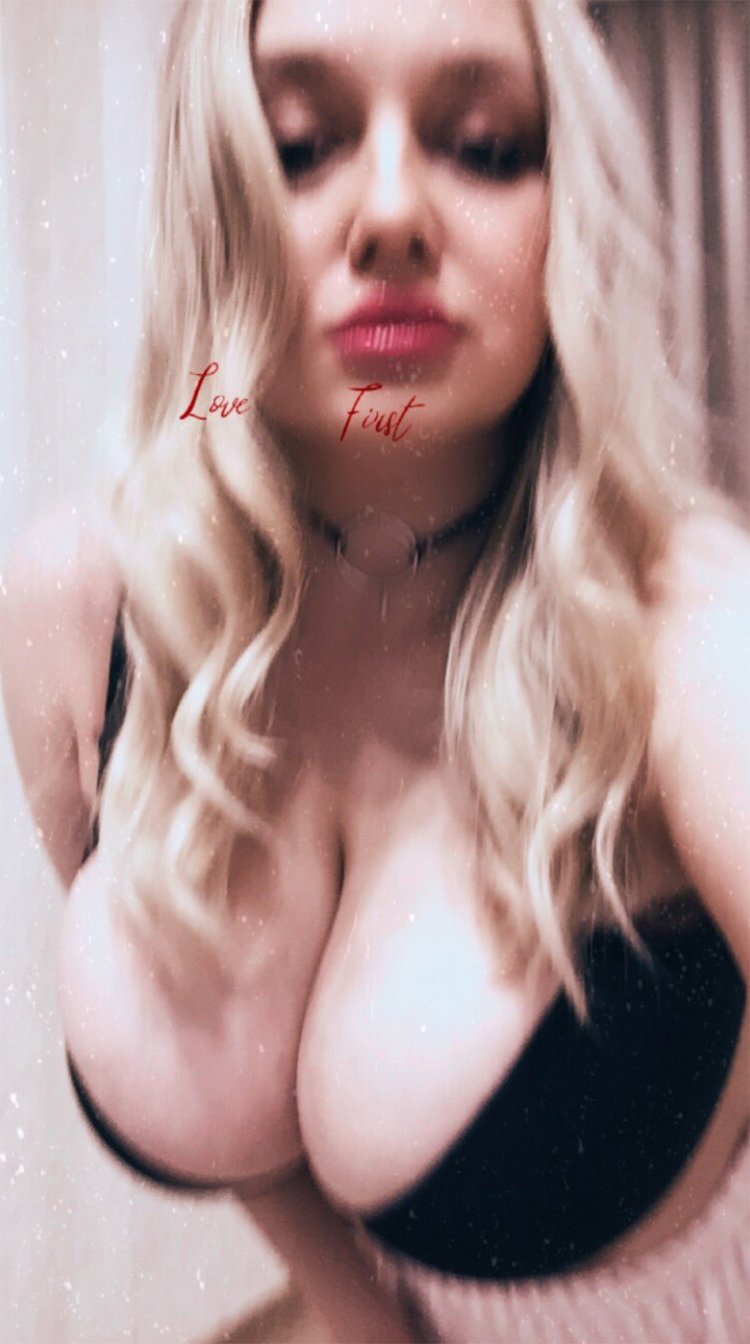 Porn Model Adrian Nadine