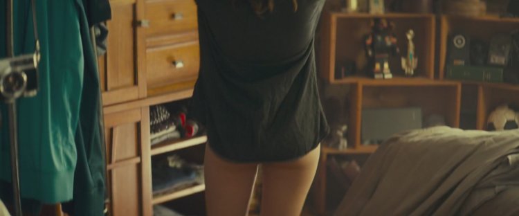 Emma Roberts bed scenes