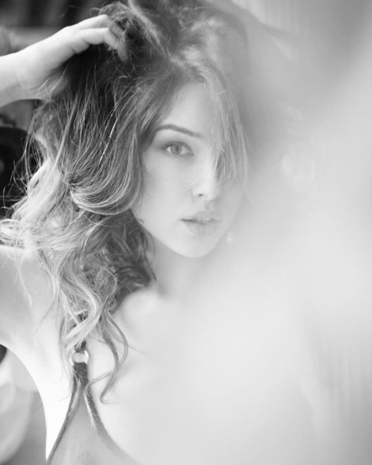 Loren Summer Hot drain