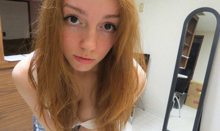 Laura Cross aka Puddems or Gingerpuss naked