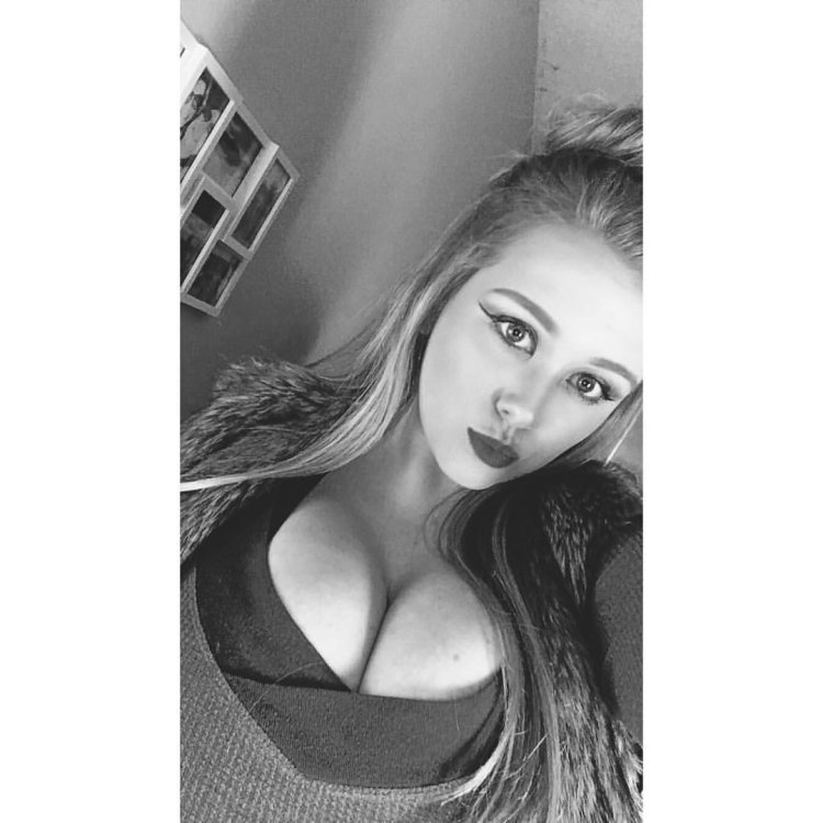 Huge natural tits gif