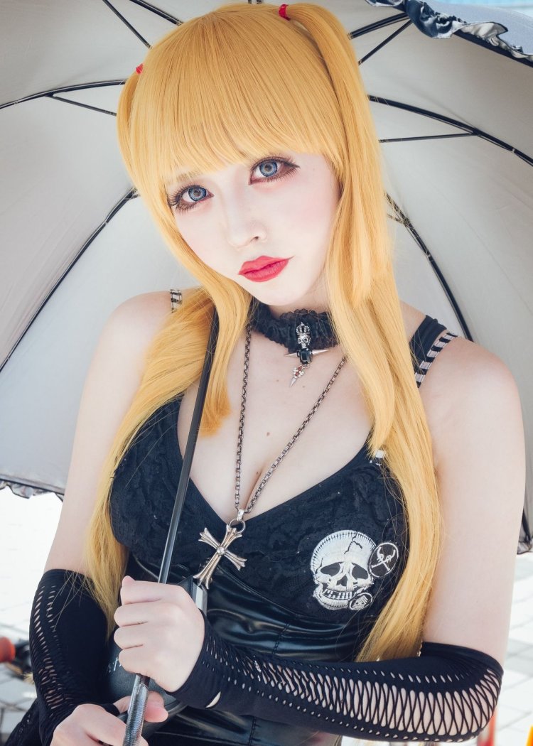 Shinobu Kocho sexy cosplay