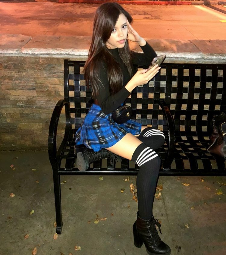 Jenna Ortega Desnuda