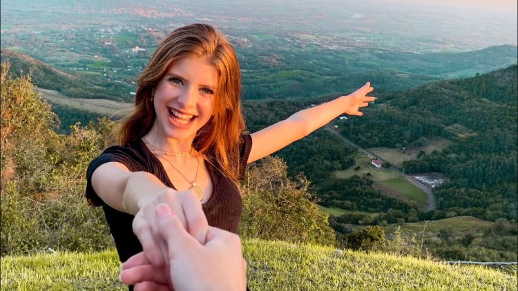 Modelo Julinha Tik Tok