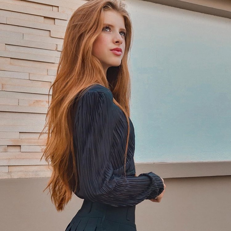 Pilateando ” - Modelo julinha naked gif