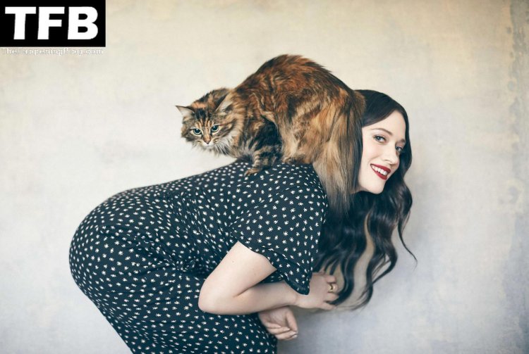 Kat Dennings and Christina Hendricks