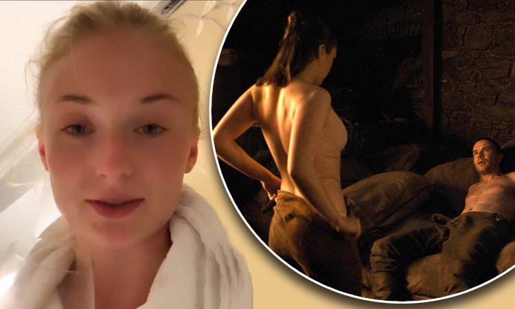 Sophie Turner Bed Scene