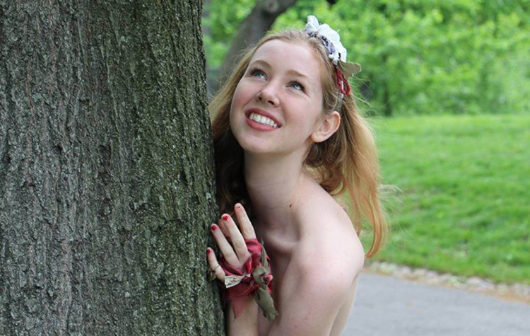 Blonde Ricki Six model