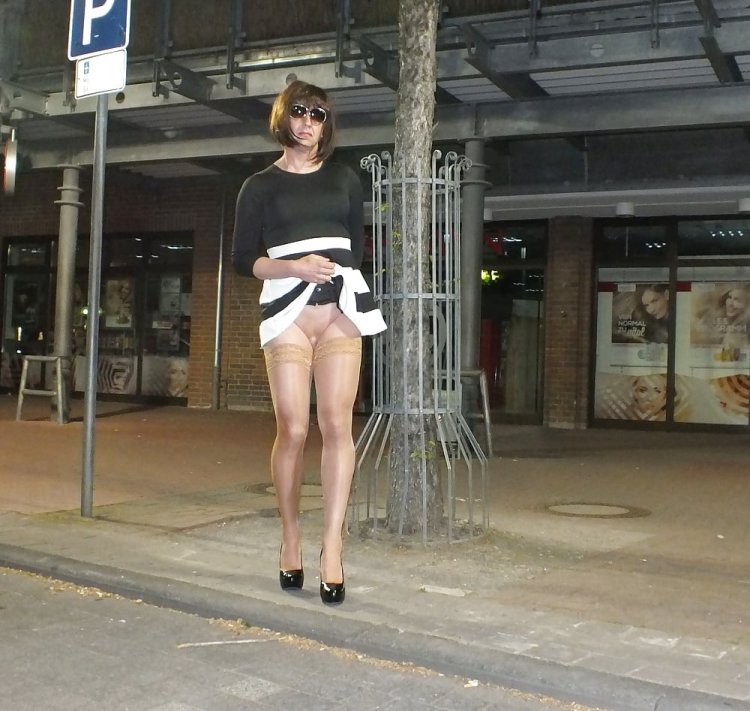 Micro Mini Skirt Much Pierced PUSSY PUBLIC UPSKIRT