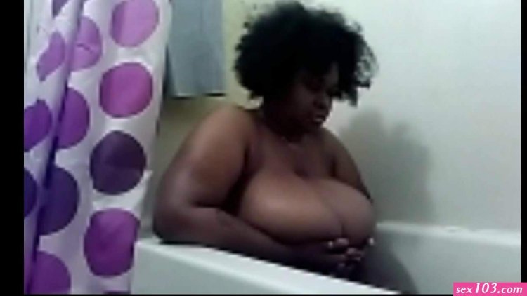 Chubby Latina with Juice Boobs Macromastia Blog