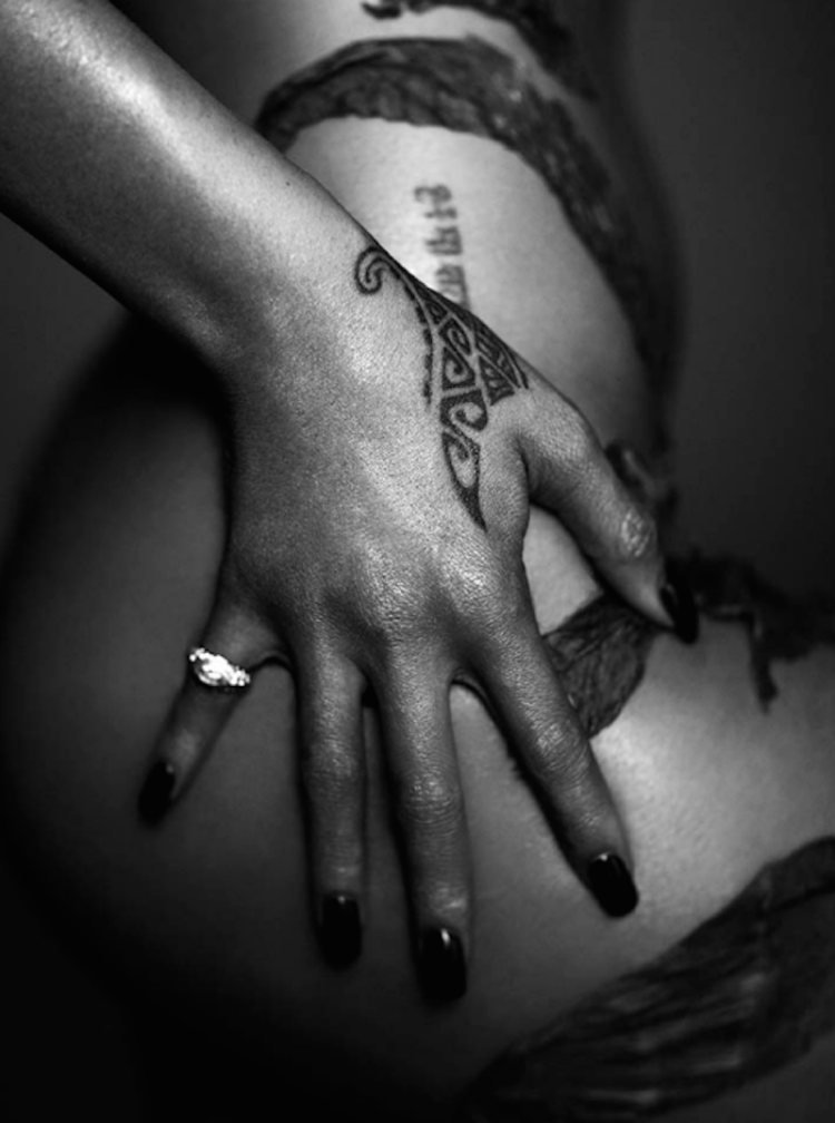 Girls Yavalapit without panties