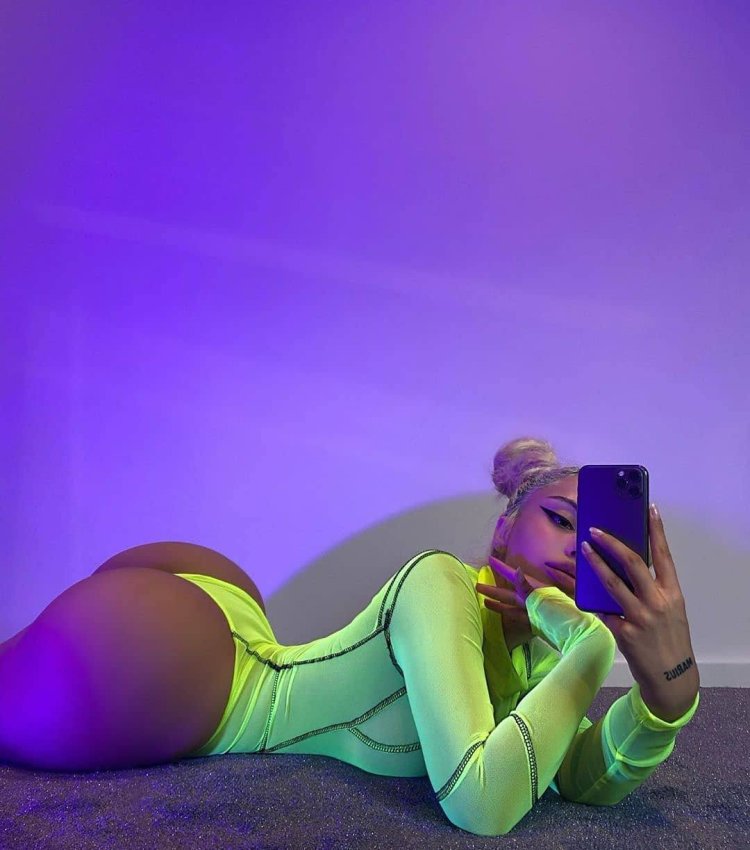 Gina Savage fashion model