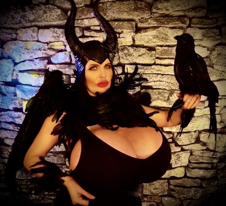 Foxy Menagerie Verre Maleficent