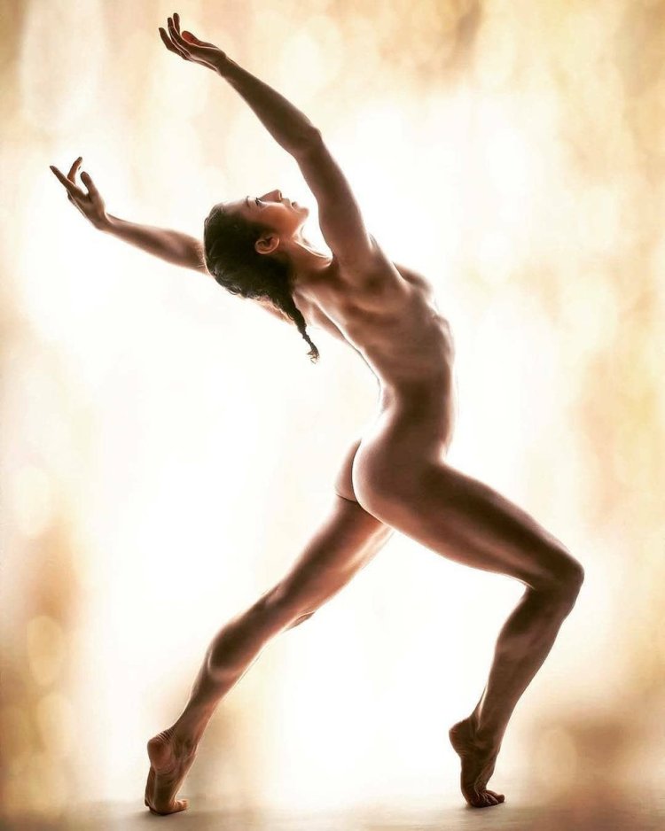 Zlata Yalinich ballerina naked