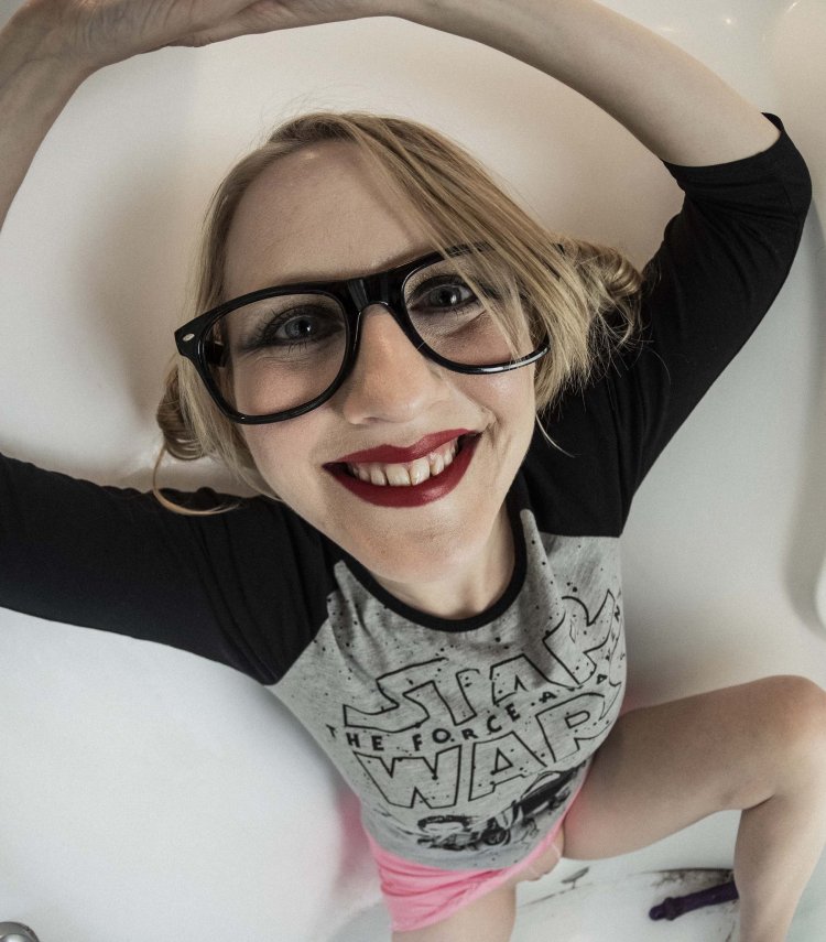 Lucy Muse on Twitter