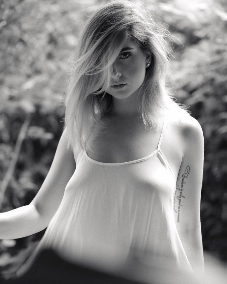 Anastasia Strong sire naked