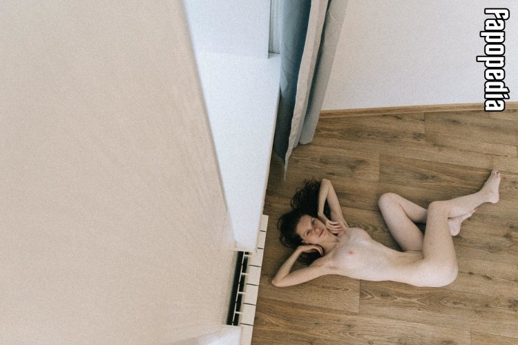 Home photo shoot in the style of nude