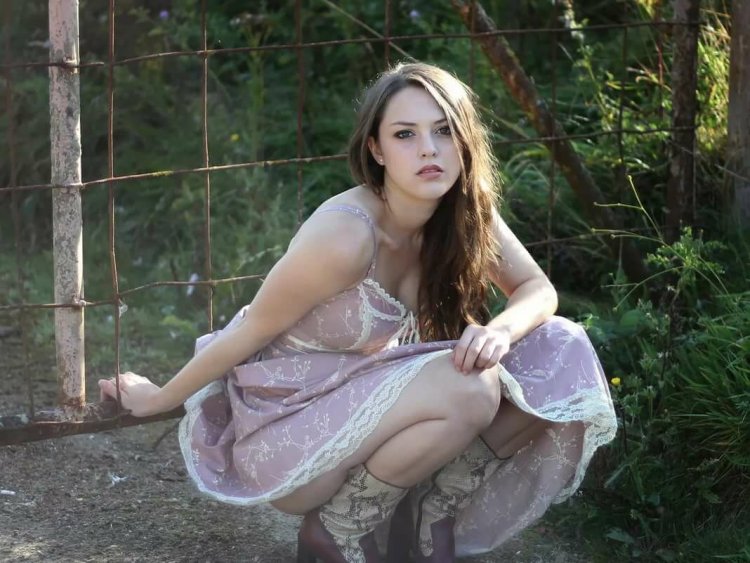 Anna Vladimirova (Imogen Dyer) Feet