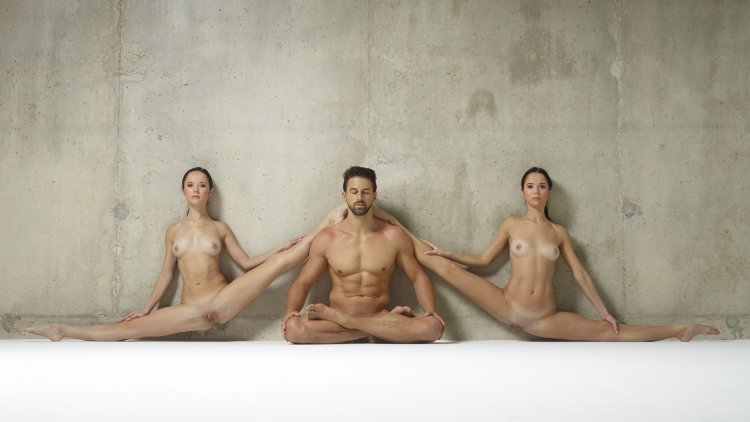 Juliet and Magdalena Dildo