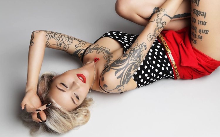 Tattoo model Sarah Fabel