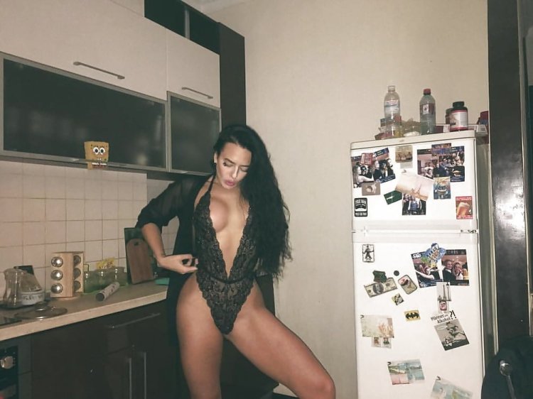 Victoria Bonya Naked House 2