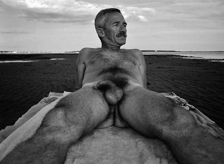 Grandfather naked on the beach of morals