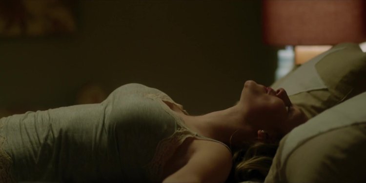 Esther exposito naked breasts