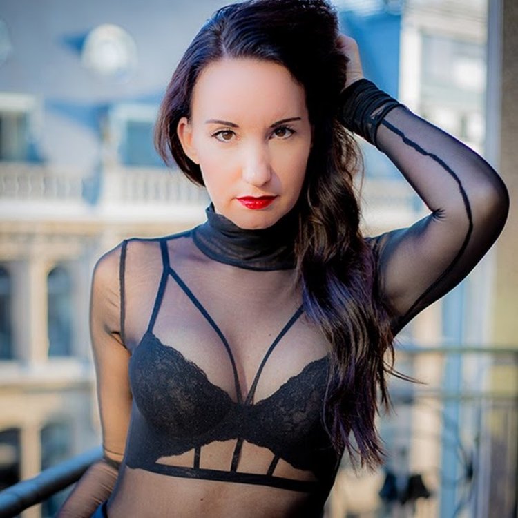 Vanessa Pur in pantyhose naked