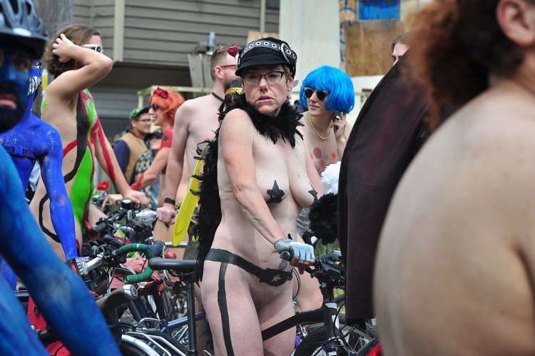 Cycling in the Fremont Nude Ass Women