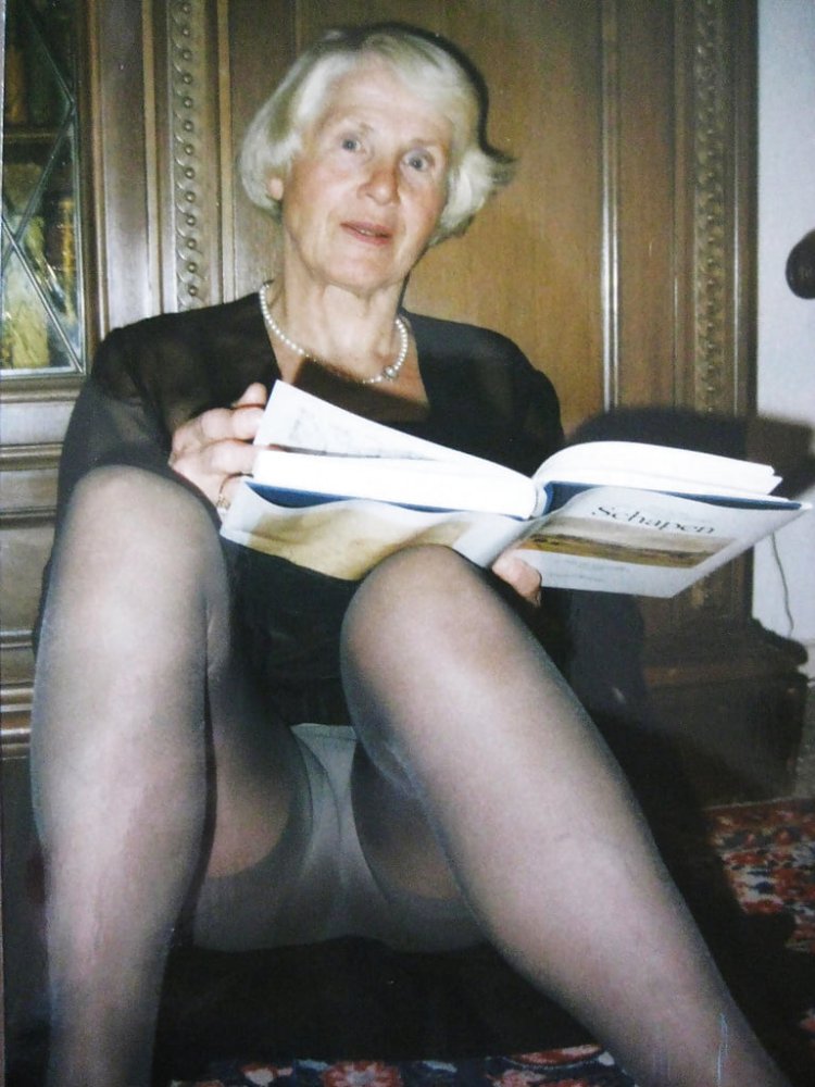 Elderly in a skirt without panties