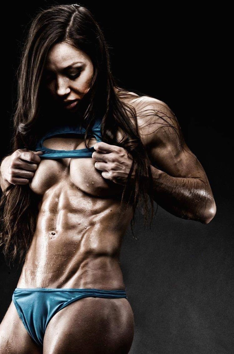 Lana Linton Model Fitness