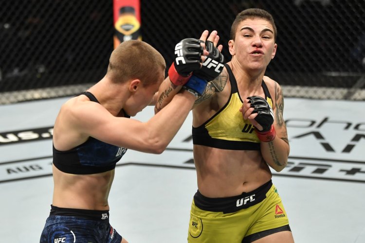 Jessica Andrade is hot