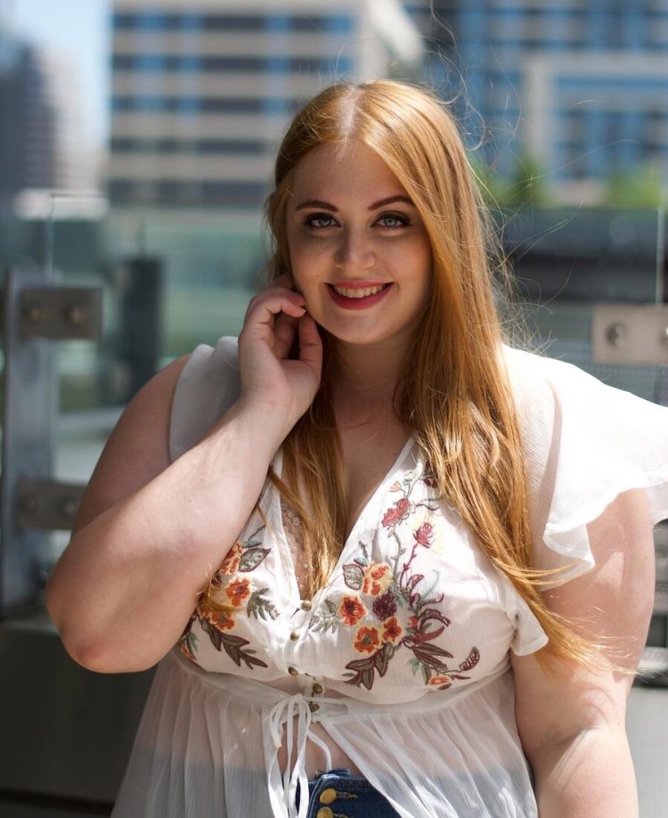 Emily Valden breasts