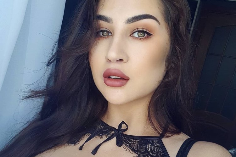 Louisa Khovanski 2020 Juli