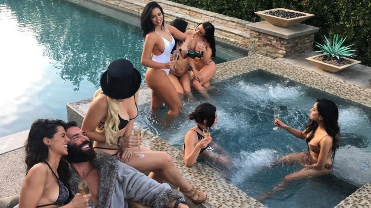 Party by the Toples basin