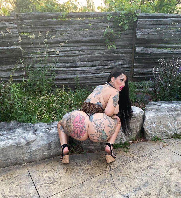 Mary Magdalene (Mary Magdalene) 18+